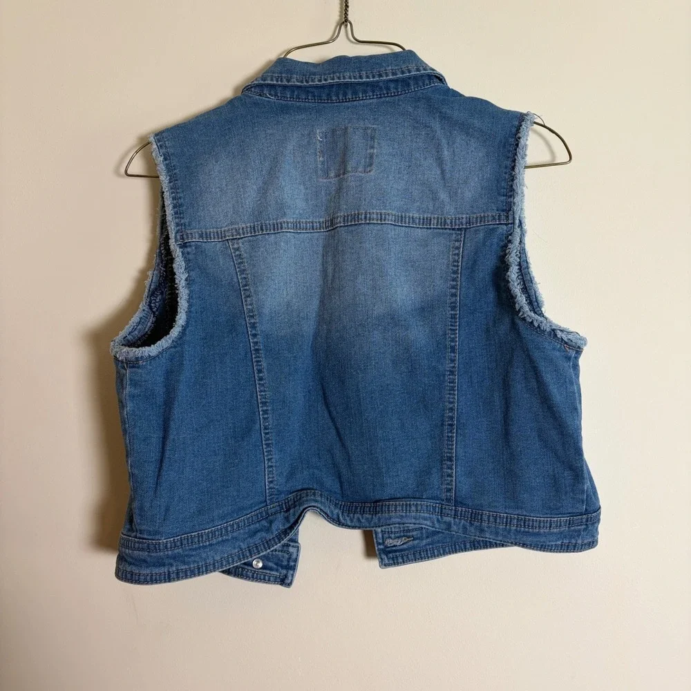 Justice Girls Blue Denim Vest Size 16/18 Distressed Raw Hem Button Up Jean